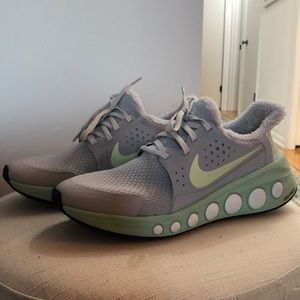 Nike CruzrOne Shoes - Pistachio Frost